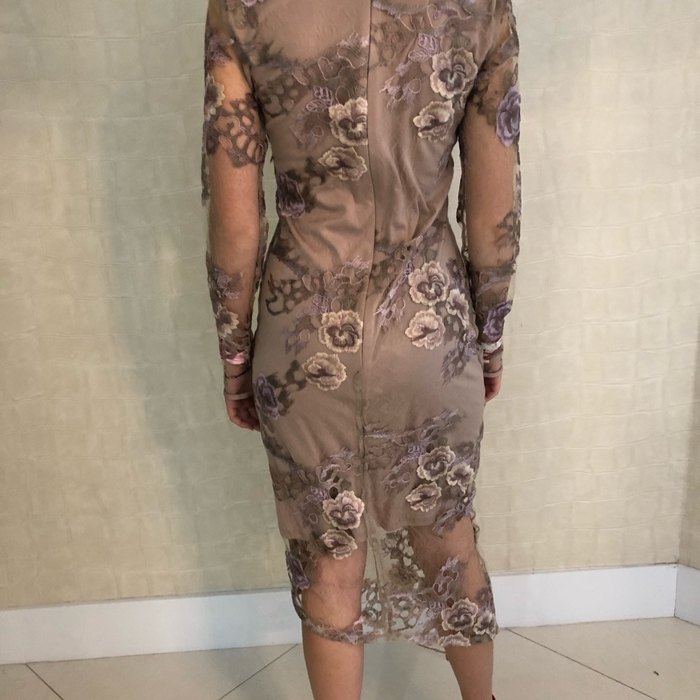 Feminine midi dress